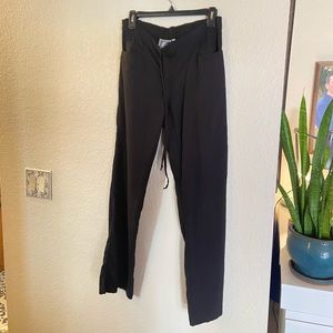 Grey’s Anatomy black scrubs